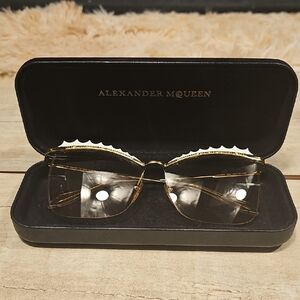 Alexander McQueen Women's Glasses with Gold Frame